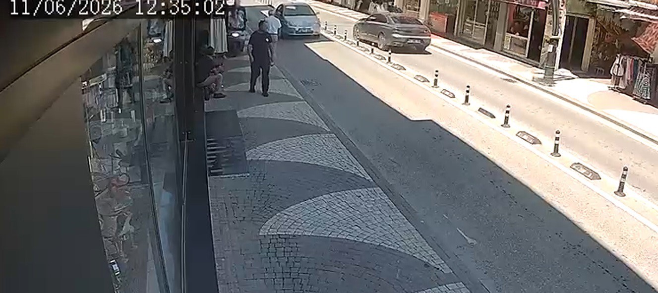 Yolun karşısına geçen engelli yayaya otomobil çarptı 5 yolun karsisina gecen engelli yayaya otomobil carpti 1 B1Qfjkti