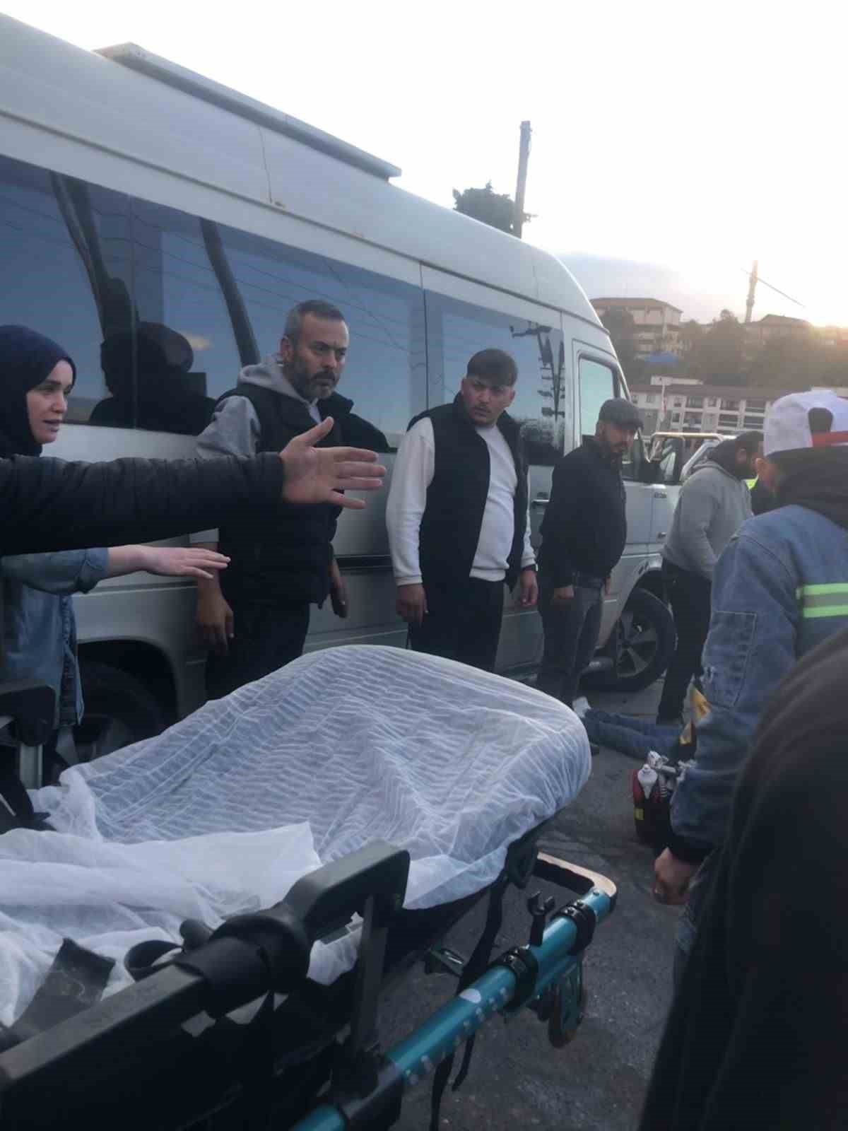 yolun karsisina gecerken dustu isci servisinin carpmasi sonucu hayatini kaybetti 2 uVfst7Hg