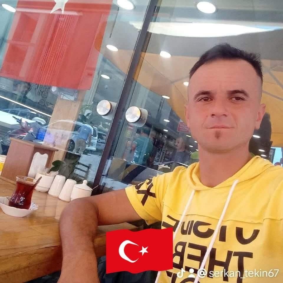 yolun karsisina gecerken dustu isci servisinin carpmasi sonucu hayatini kaybetti 3