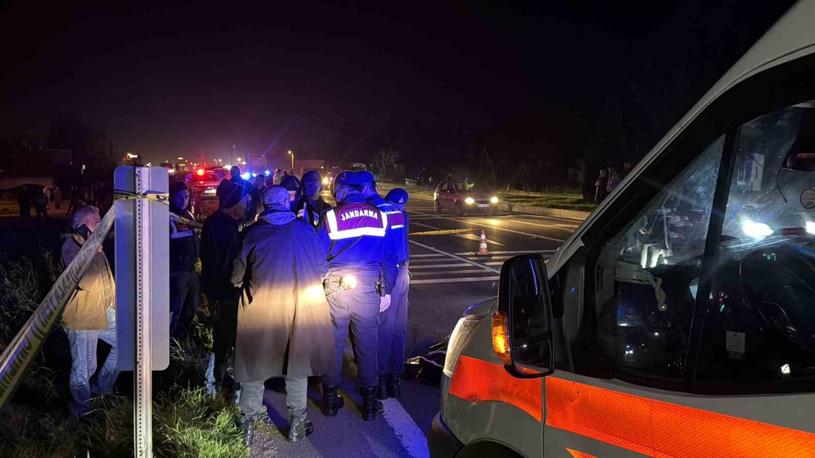 yolun karsisina gecerken kamyonetin carptigi kadin hayatini kaybetti 3 ykCYcqWJ