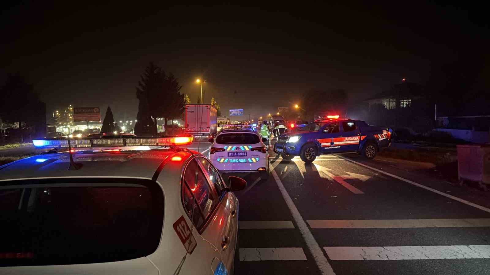yolun karsisina gecerken kamyonetin carptigi kadin hayatini kaybetti 5 62nQWS7a