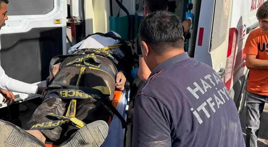 yolun karsisina gecerken kamyonun altinda ezilen 71 yasindaki adam oldu 2 HbUhF3jk