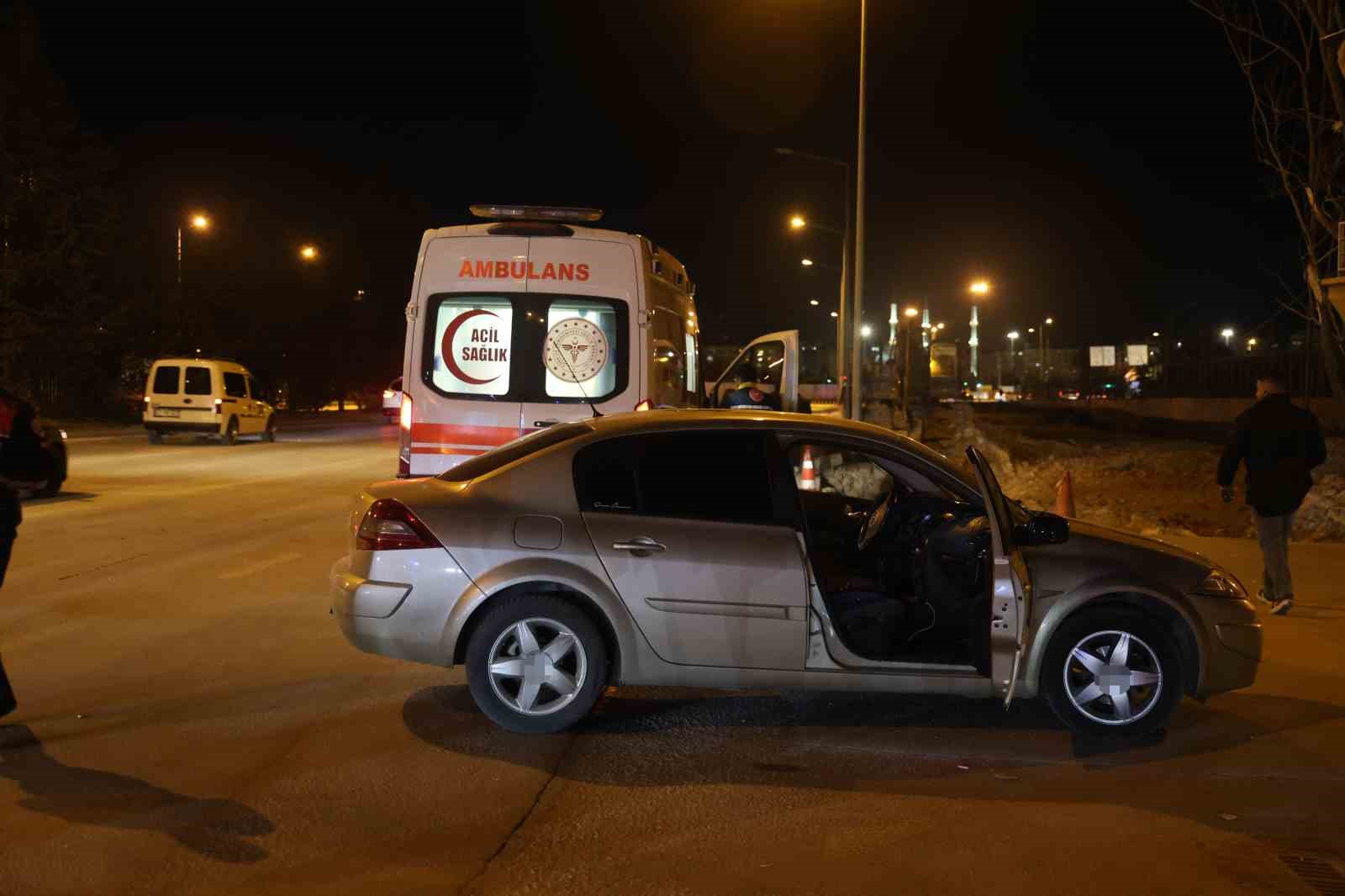 Yolun karşısına geçerken otomobilin çarptığı yaya yaralandı 5 yolun karsisina gecerken otomobilin carptigi yaya yaralandi 1 XzNgQDvk