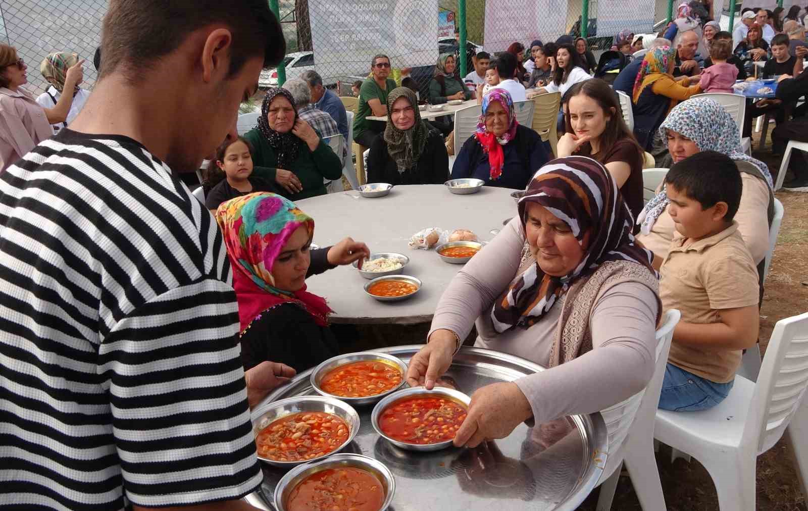Yörük köyünde imece yordamı yöresel yemeklerle gastronomi şenliği 5 yoruk koyunde imece yordami yoresel yemeklerle gastronomi senligi 1 vROOGdwr