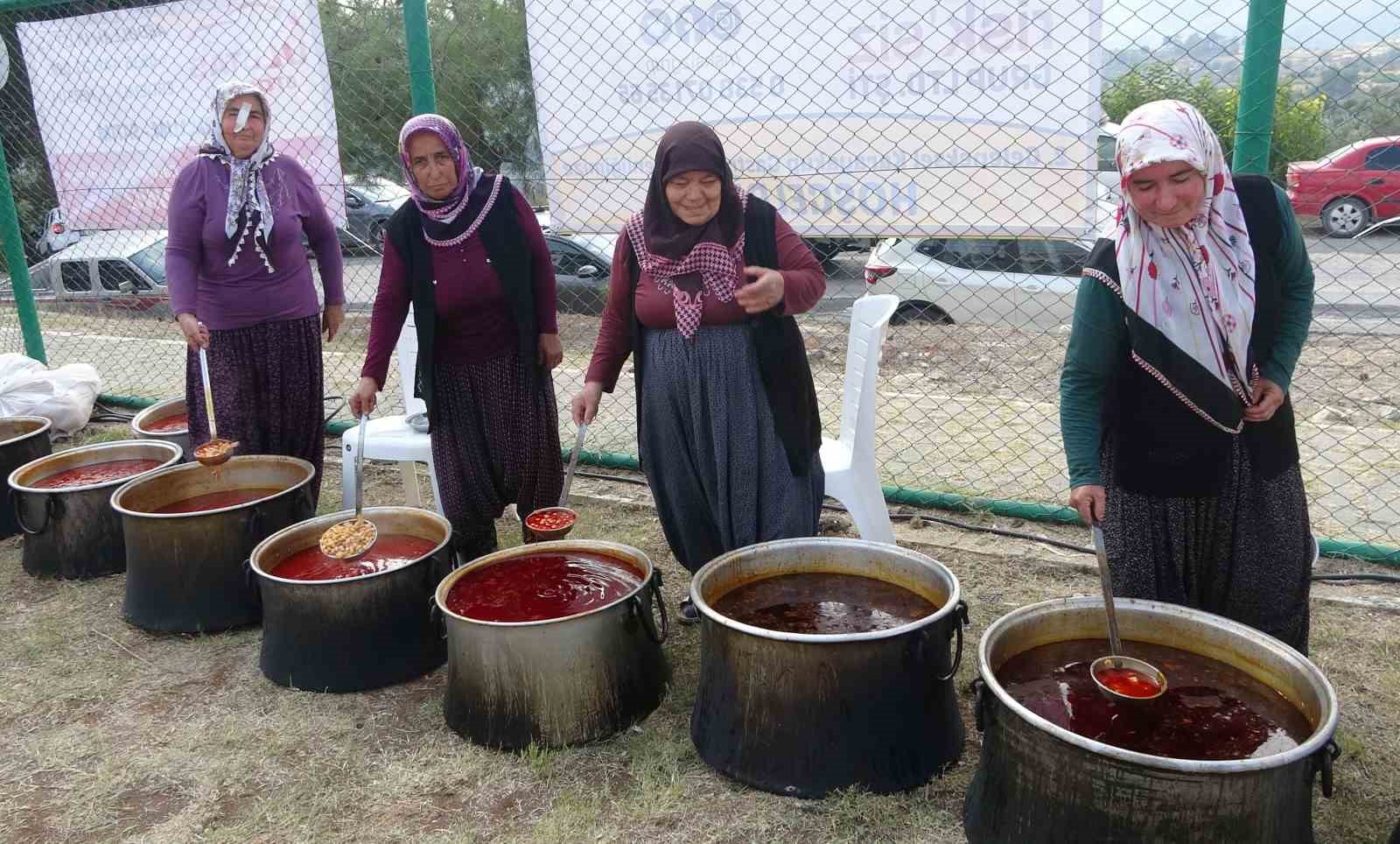Yörük köyünde imece yordamı yöresel yemeklerle gastronomi şenliği 9 yoruk koyunde imece yordami yoresel yemeklerle gastronomi senligi 5 lOa7q9w6