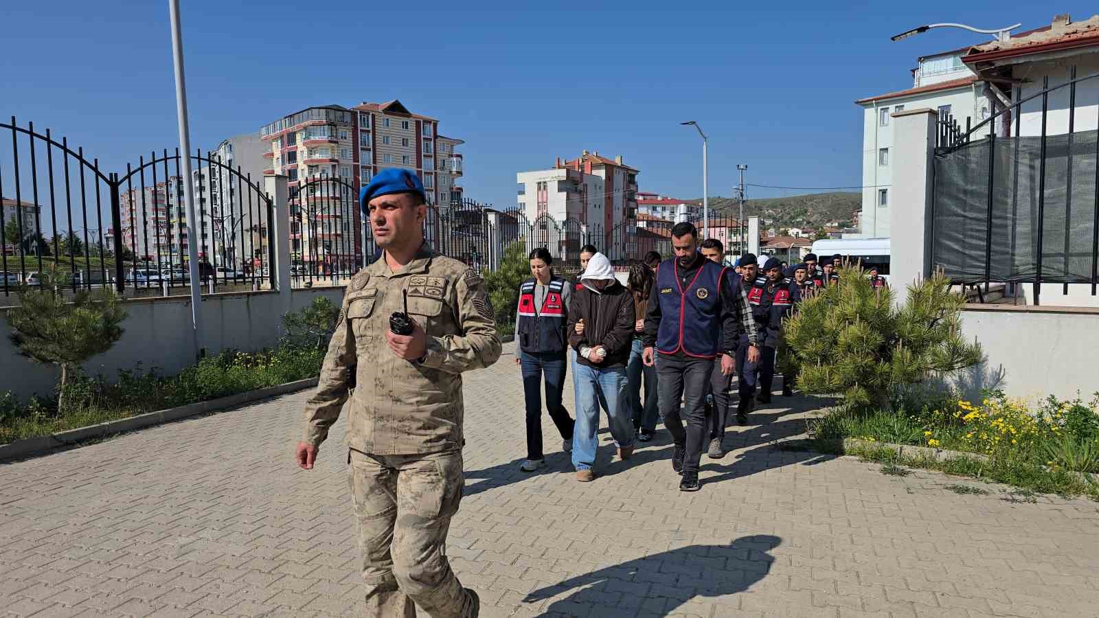 yozgat merkezli 9 ilde dolandiricilik operasyonu 980 milyon lira hesap hareketliligi tespit edildi 2 K2aQVtr5