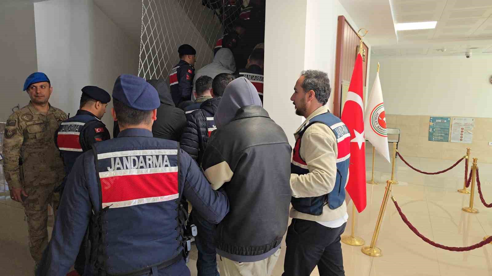 yozgat merkezli 9 ilde dolandiricilik operasyonu 980 milyon lira hesap hareketliligi tespit edildi 4 4ndIwCkw