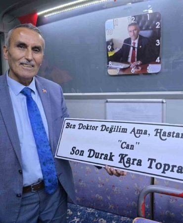 yozgatin-manili-kaptani-hem-manileriyle-hem-otobus-yazilariyla-dikkat-cekiyor-C4awARtQ.jpg