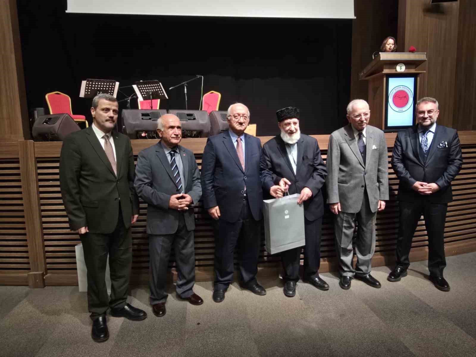 Yozgatlı Dr. Ali Şakir Ergin’e doğumunun 88’nci yılında adına yazılan kitap hediye edildi 5 yozgatli dr ali sakir ergine dogumunun 88nci yilinda adina yazilan kitap hediye edildi 1 ANtFnBIp