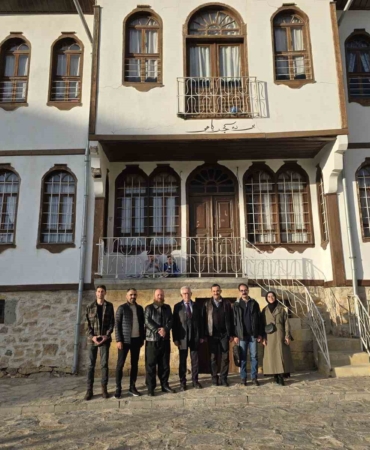 yozgatli-hattat-mehmet-fenni-efendinin-eserleri-olusturulacak-muze-ile-hat-severlerle-bulusturulacak-QfxAbnxs.jpg