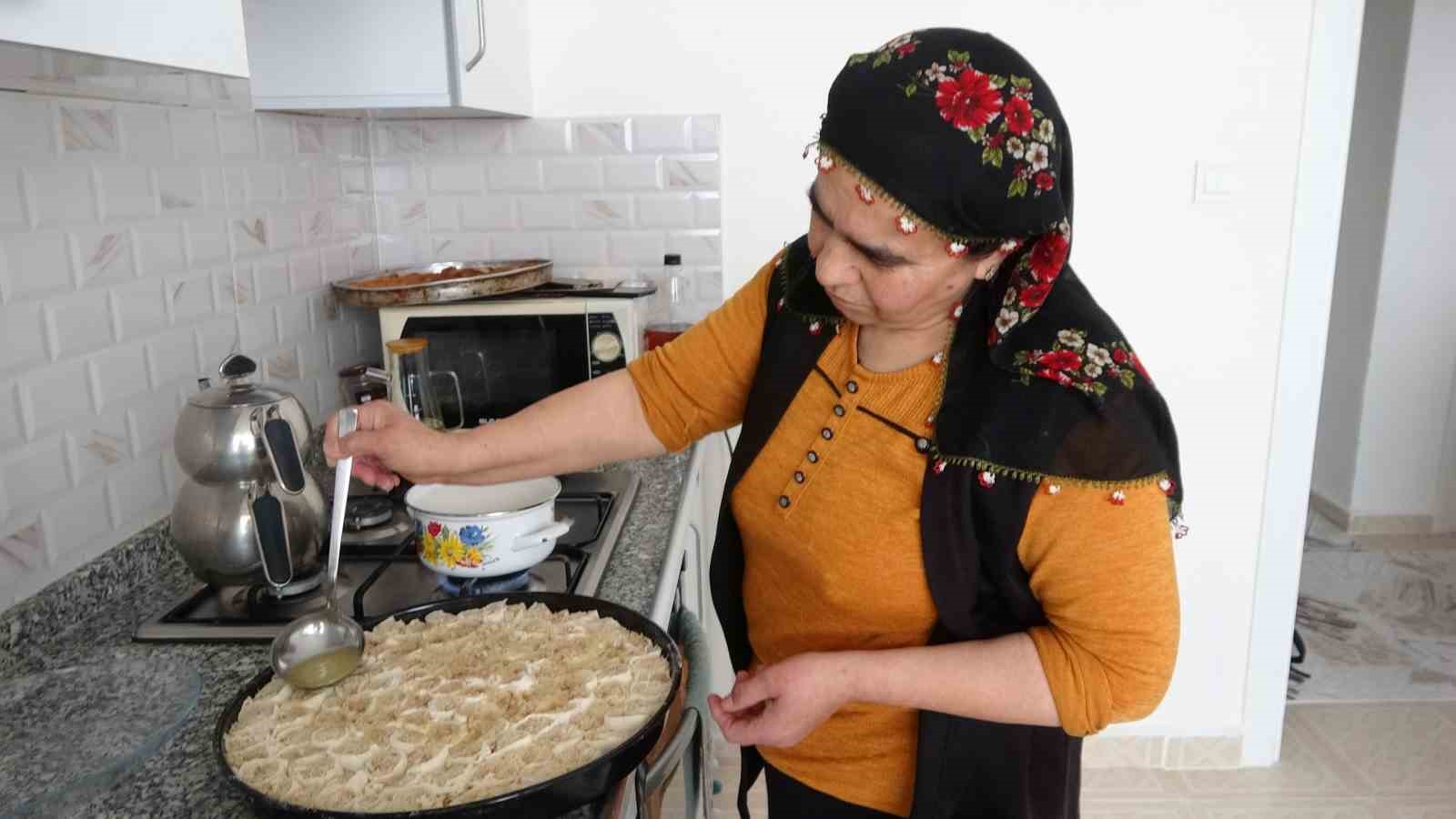 yozgatli kadinlar bir araya geliyor bayram sofralari imece usulu tatlaniyor 4 XUPhp2vJ