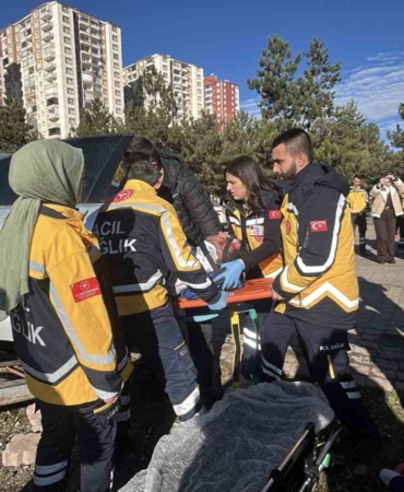 yozgatralli-etkinliginde-ambulanslar-en-hizli-mudahale-icin-yaristi-QSaF3Mdt.jpg