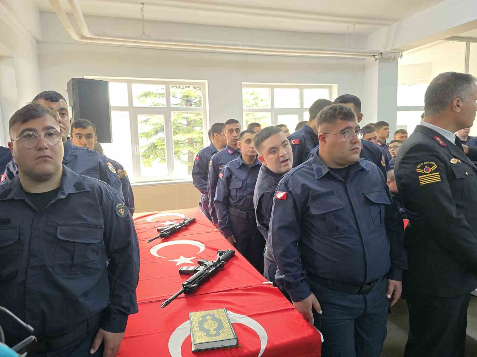 yozgatta 21 ozel genc bir gunlugune asker oldu 2 c8q9W15L