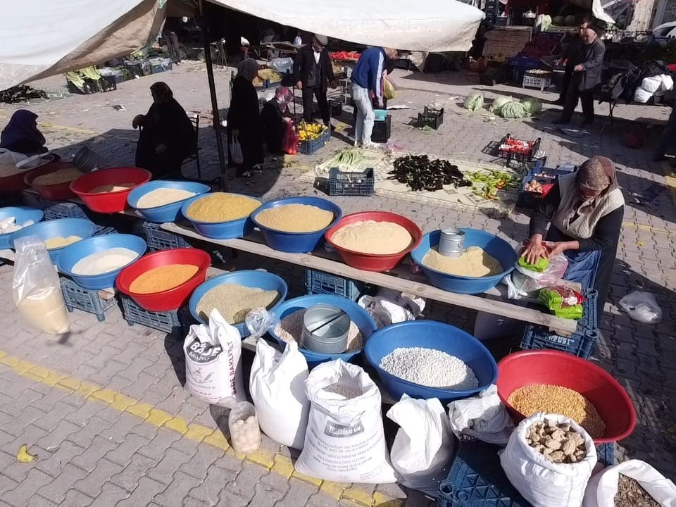 yozgatta 70lik cift 40 yildir omuz omuza pazarcilik yapiyor 4 IENWLv9s