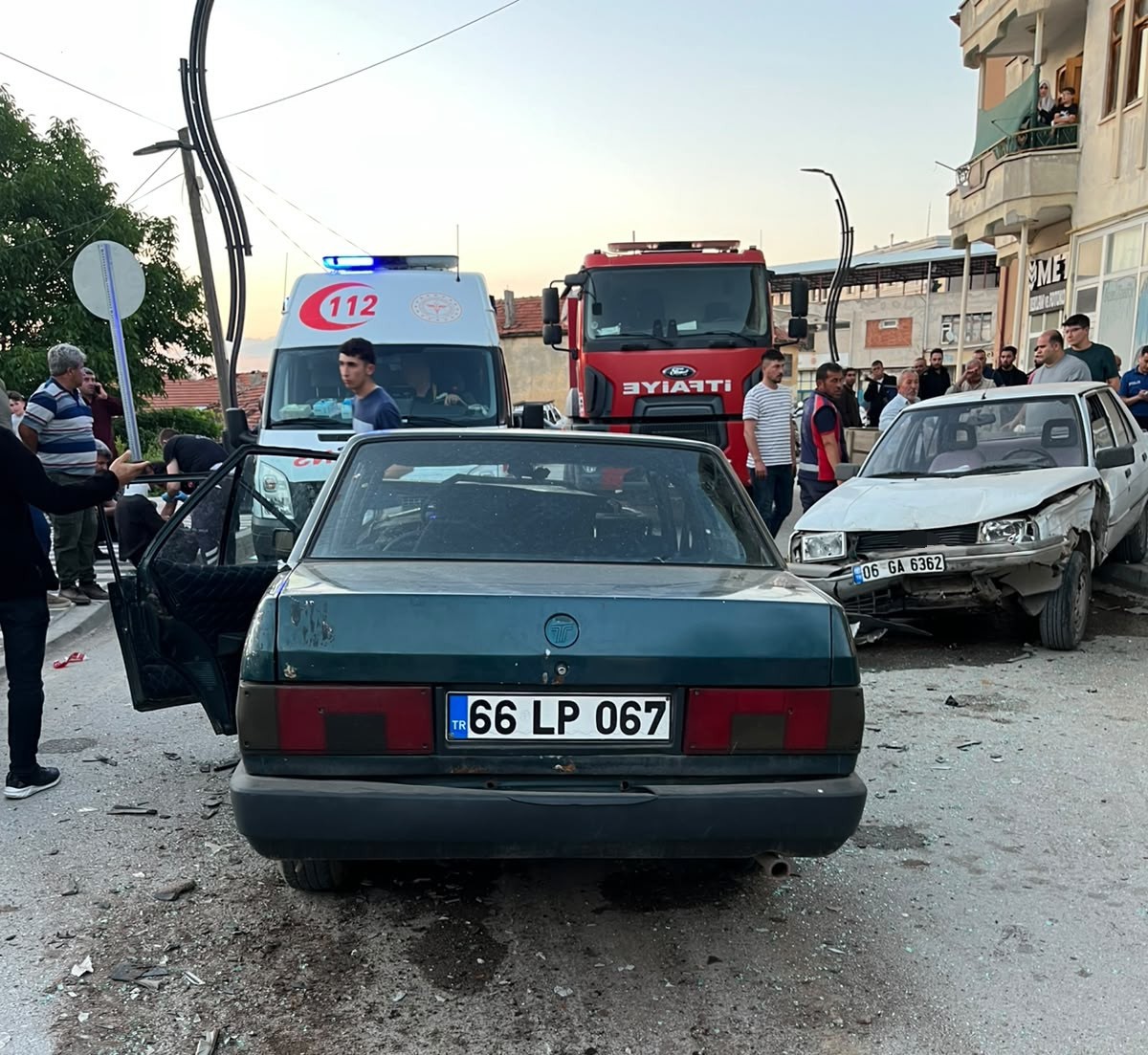 Yozgat’ta freni patlayan otomobil iki araca çarptı: 6 yaralı 6 yozgatta freni patlayan otomobil iki araca carpti 6 yarali 2 gQyZn6gQ