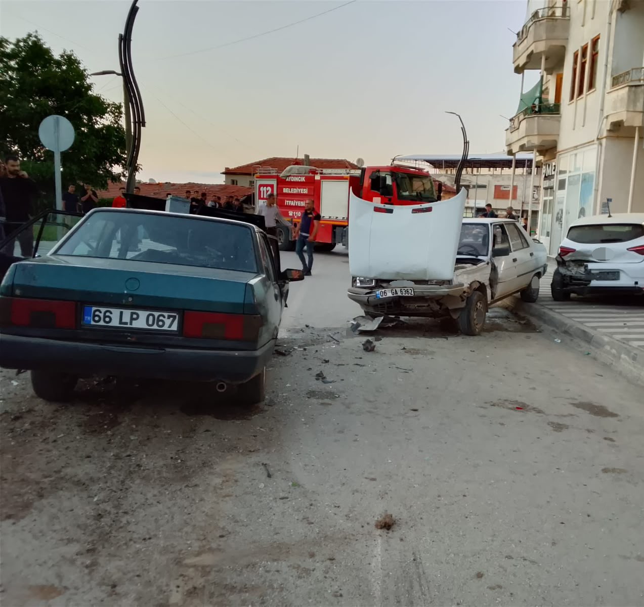 Yozgat’ta freni patlayan otomobil iki araca çarptı: 6 yaralı 8 yozgatta freni patlayan otomobil iki araca carpti 6 yarali 4 unUFPhVt