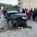 yozgatta-freni-patlayan-otomobil-iki-araca-carpti-6-yarali-RlHZ2INc.jpg