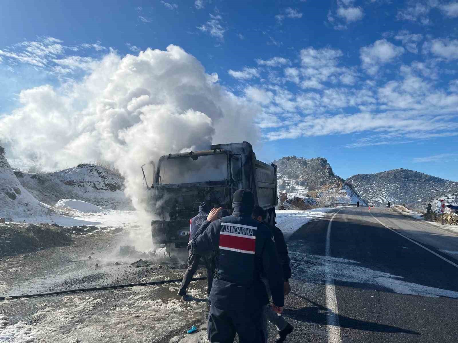 yozgatta kamyon yandi kullanilamaz hale geldi 1