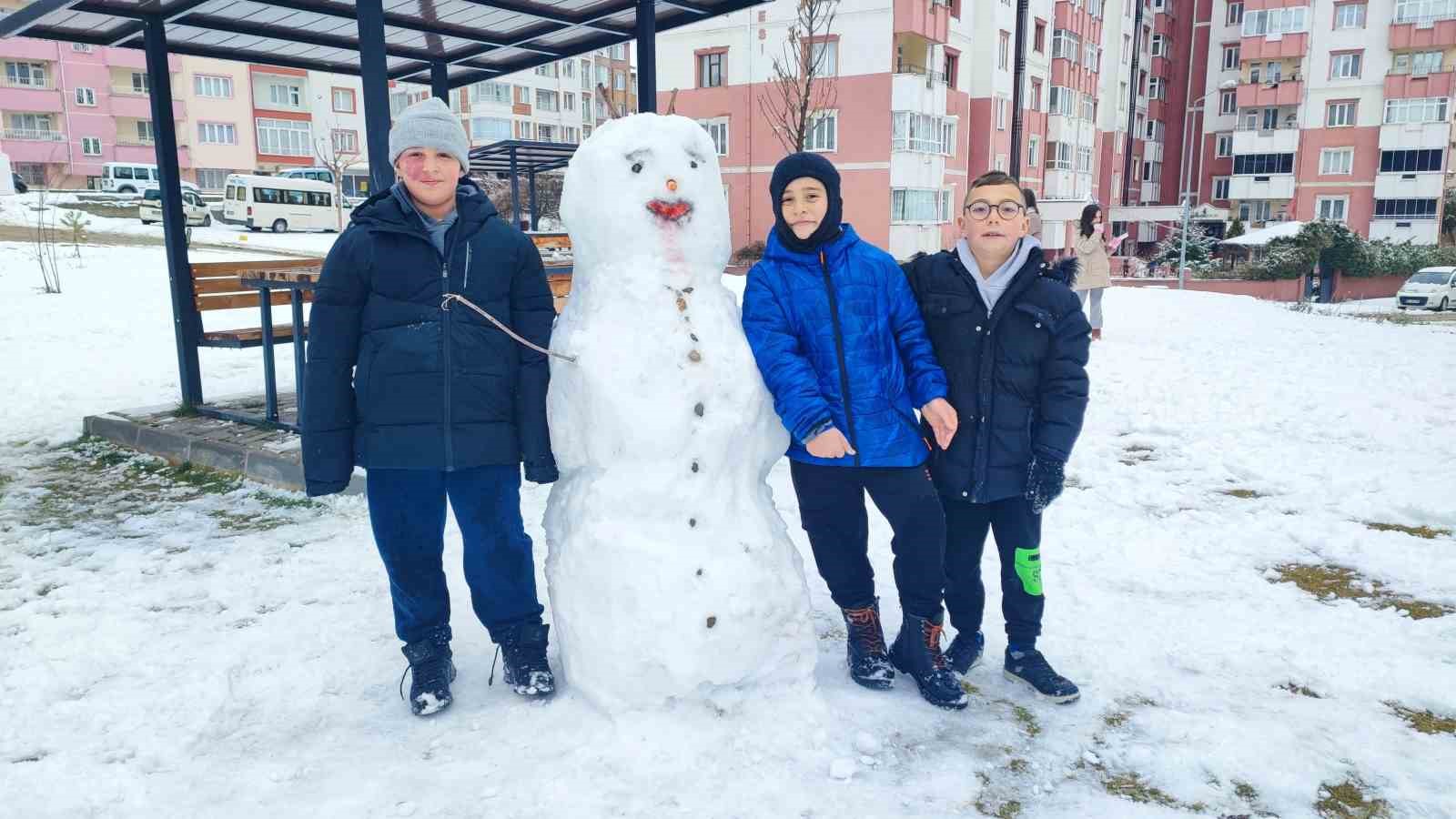 yozgatta kar bereketi hem doga sevindi hem cocuklar 6 ma4Is5Em