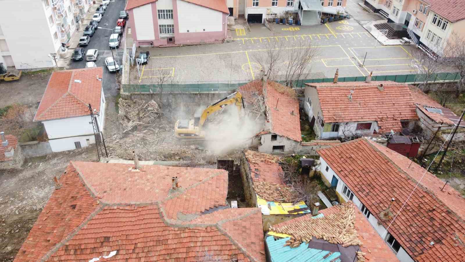 yozgatta metruk binalar yikiliyor kentin cehresi degisiyor 0 scnecW1B