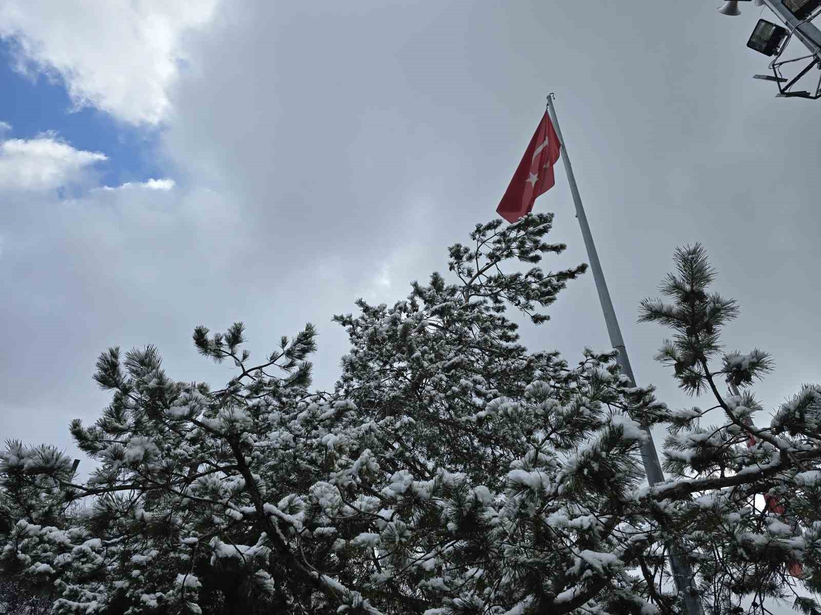 yozgatta nisan ayinda kar surprizi 4 MiObEh1p