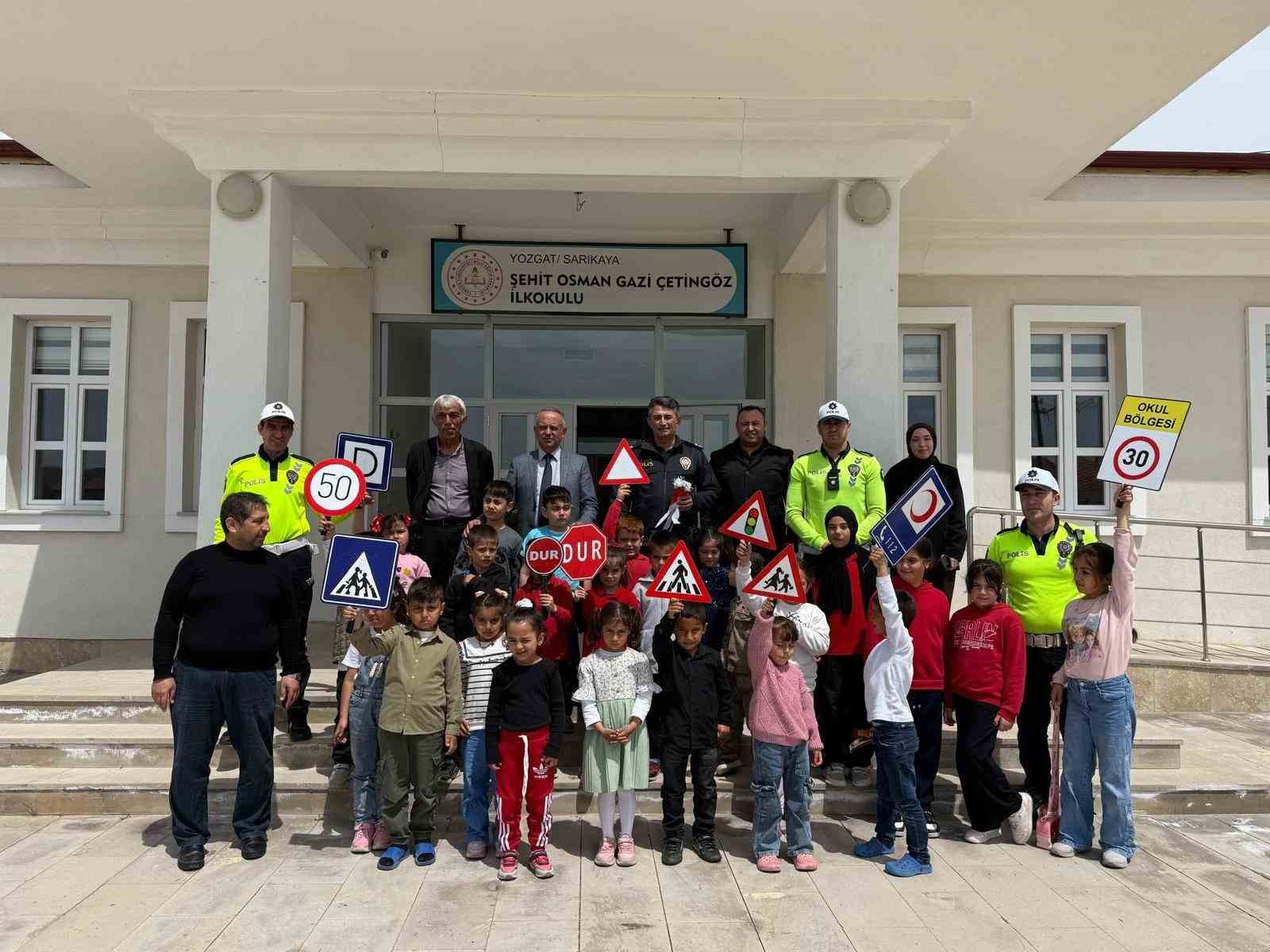 yozgatta polis selami veren minikler kalpleri isitti 3 Fde2zE2X
