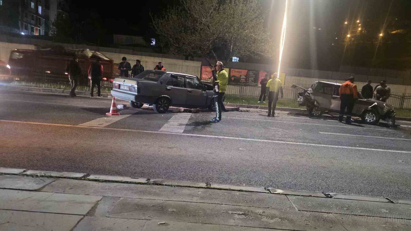 yozgatta zincirleme trafik kazasi 1i agir 7 yarali 1 8zUk1WPG