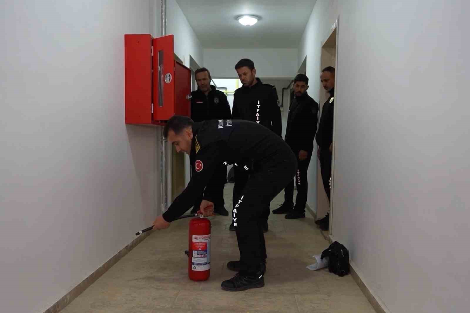 yuksek katli apartmanlar tek tek denetleniyor tedbirlere uymayanlara ceza kapida 3 yZWKeDjf