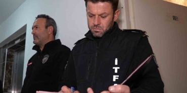 yuksek-katli-apartmanlar-tek-tek-denetleniyor-tedbirlere-uymayanlara-ceza-kapida-Sgu1Jkwq.jpg