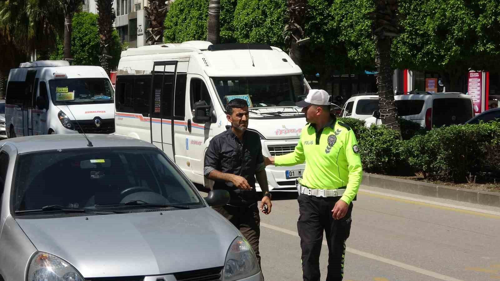 yuksek promil gozlugunu takan vatandaslar topa vuramadi ortaya komik goruntuler cikti 4