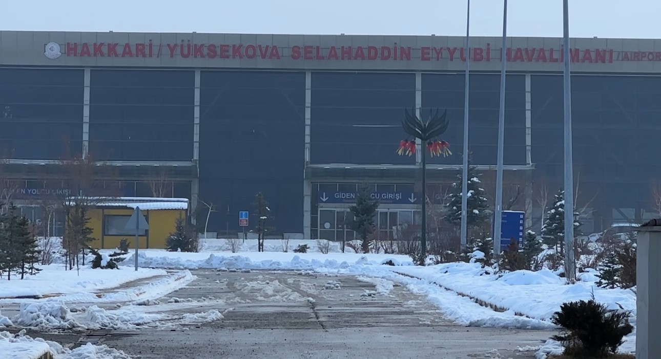 yuksekova ankara ucak seferine sis engeli 2 QwE6I3YY