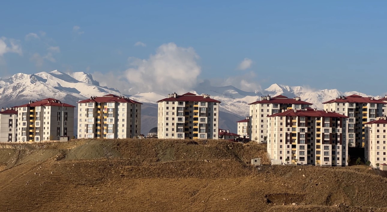 Yüksekova Cilo Dağı yeniden beyaza büründü 5 yuksekova cilo dagi yeniden beyaza burundu 1 SDNwKJO8