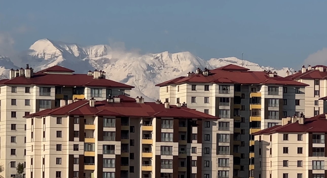 Yüksekova Cilo Dağı yeniden beyaza büründü 6 yuksekova cilo dagi yeniden beyaza burundu 2 mISm9yuz