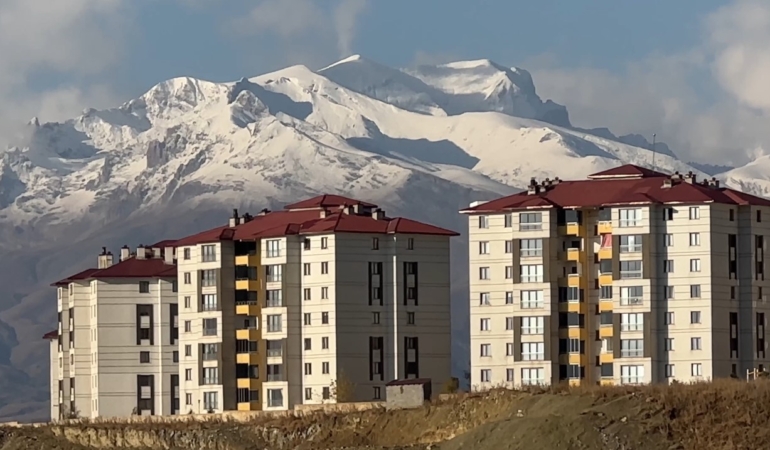 yuksekova-cilo-dagi-yeniden-beyaza-burundu-HgGNs63n.jpg