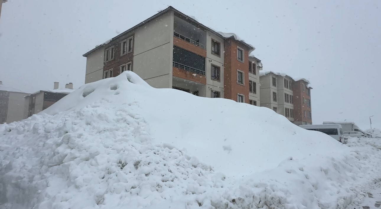 yuksekova kara gomuldu 15 UDiShsXq