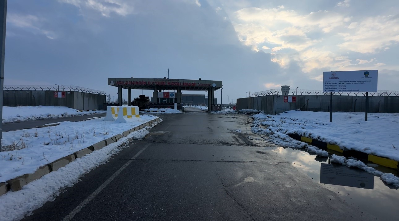 Yüksekova Selahaddin Eyyubi Havalimanı bölgenin en iyisi olma yolunda ilerliyor 7 yuksekova selahaddin eyyubi havalimani bolgenin en iyisi olma yolunda ilerliyor 3 dj7eSVIT
