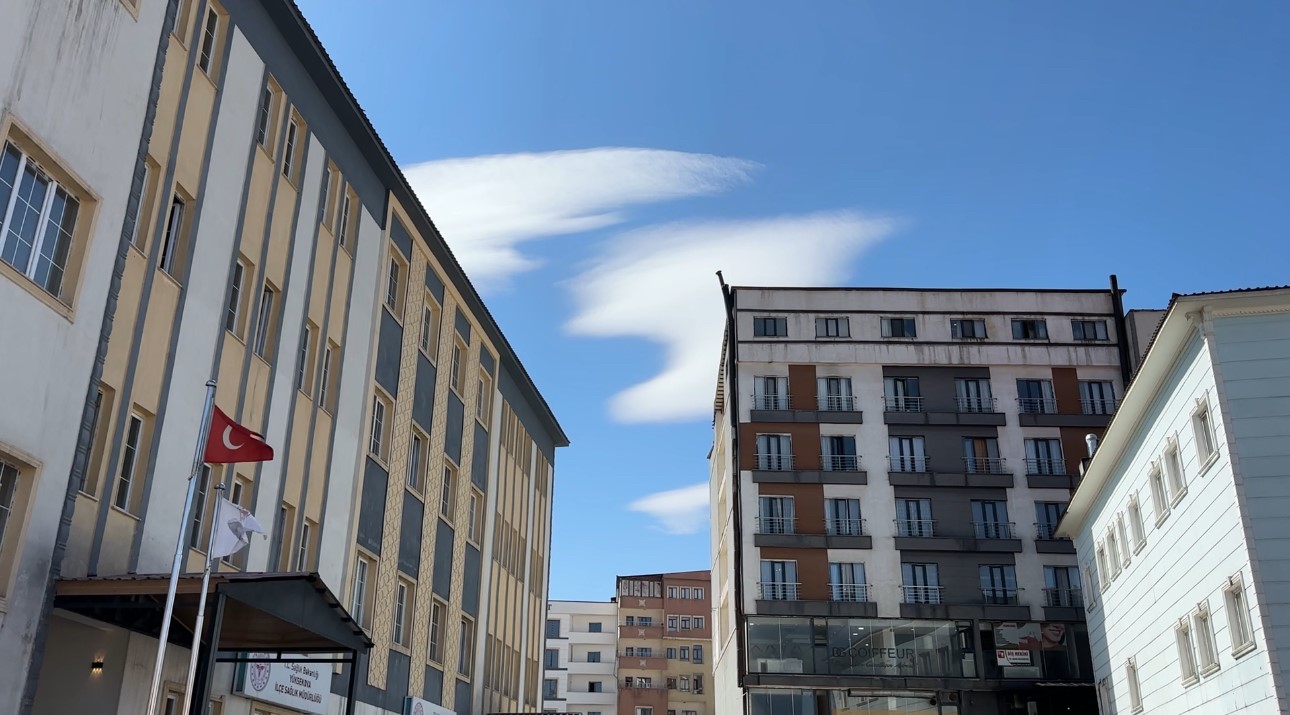 yuksekova semalarinda nadir gorulen doga olayi ufo benzetmesi yapilan bulutlar hayran birakti 4 Sl4VGV8u