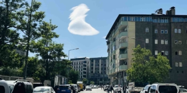yuksekova-semalarinda-nadir-gorulen-doga-olayi-ufo-benzetmesi-yapilan-bulutlar-hayran-birakti-apk7iJOh.jpg