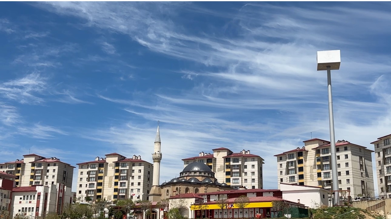 yuksekova semalarinda sirrus bulutlari goruntulendi 2 NqktHs9m
