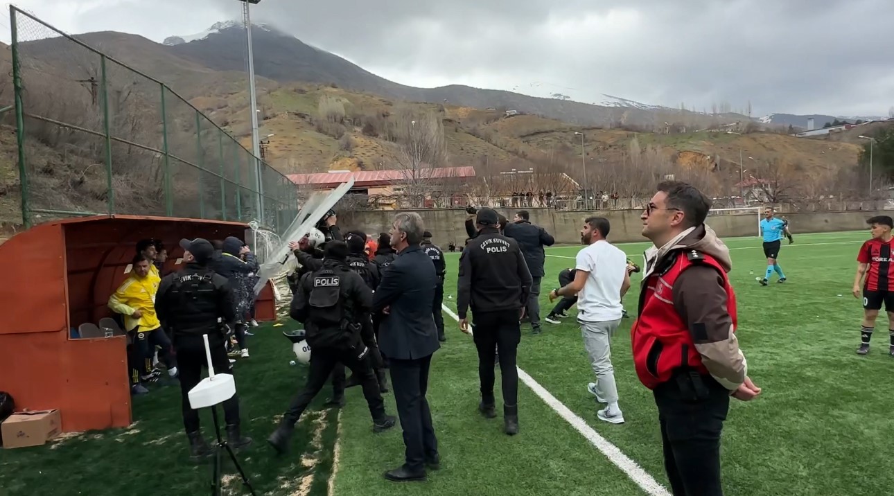 Yüksekova Spor Kulübü - Fenerbahçe gerginlik yaşandı 5 yuksekova spor kulubu fenerbahce gerginlik yasandi 1 eJecactE
