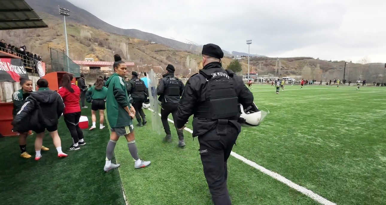 Yüksekova Spor Kulübü - Fenerbahçe gerginlik yaşandı 10 yuksekova spor kulubu fenerbahce gerginlik yasandi 6 WdTpkSIO