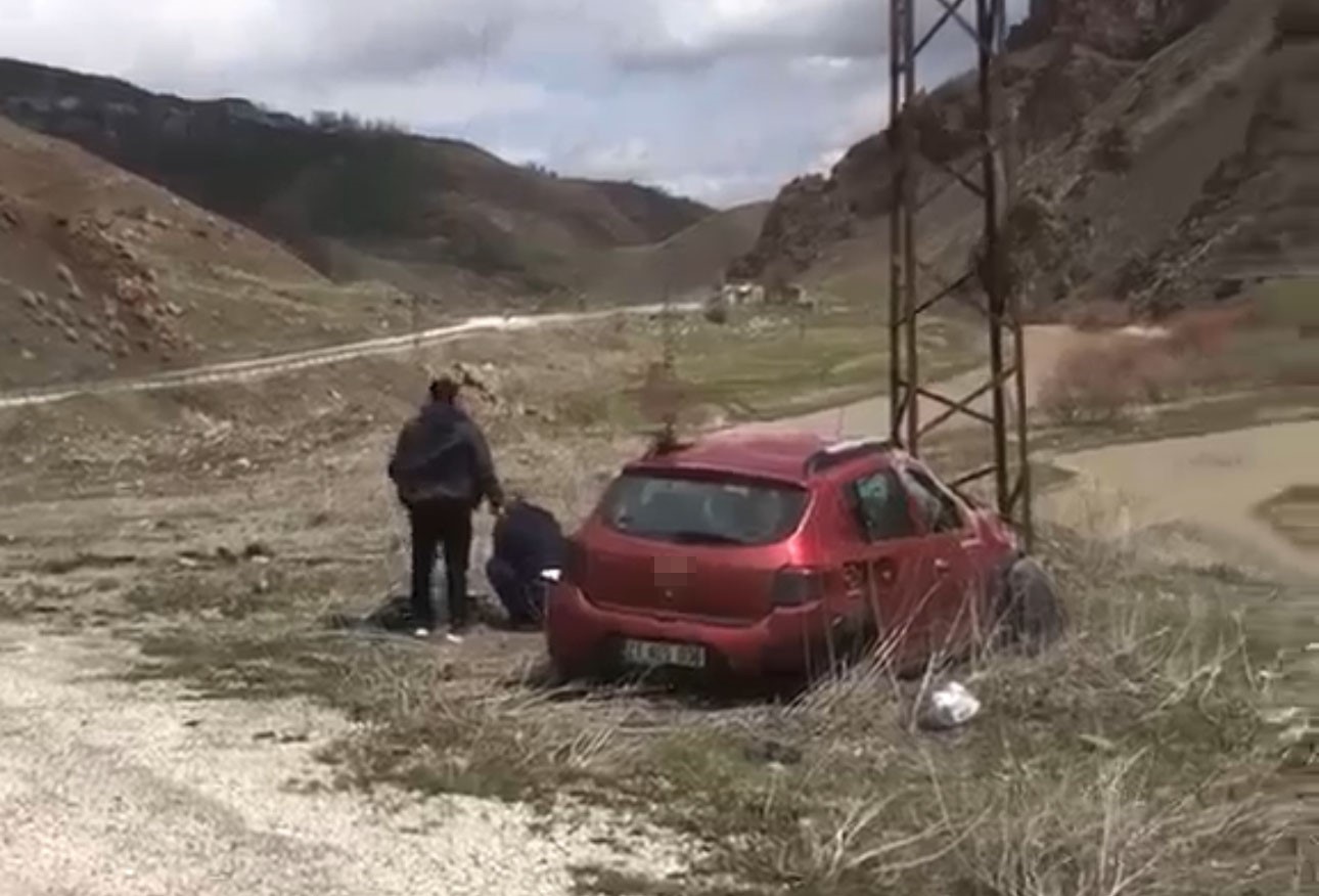 yuksekova van kara yolunda kaza 1 olu 1 agir yarali 0 lpegfQh9