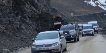 yuksekova-yolu-trafige-kapatiliyor-Ed5FfEbx.jpg
