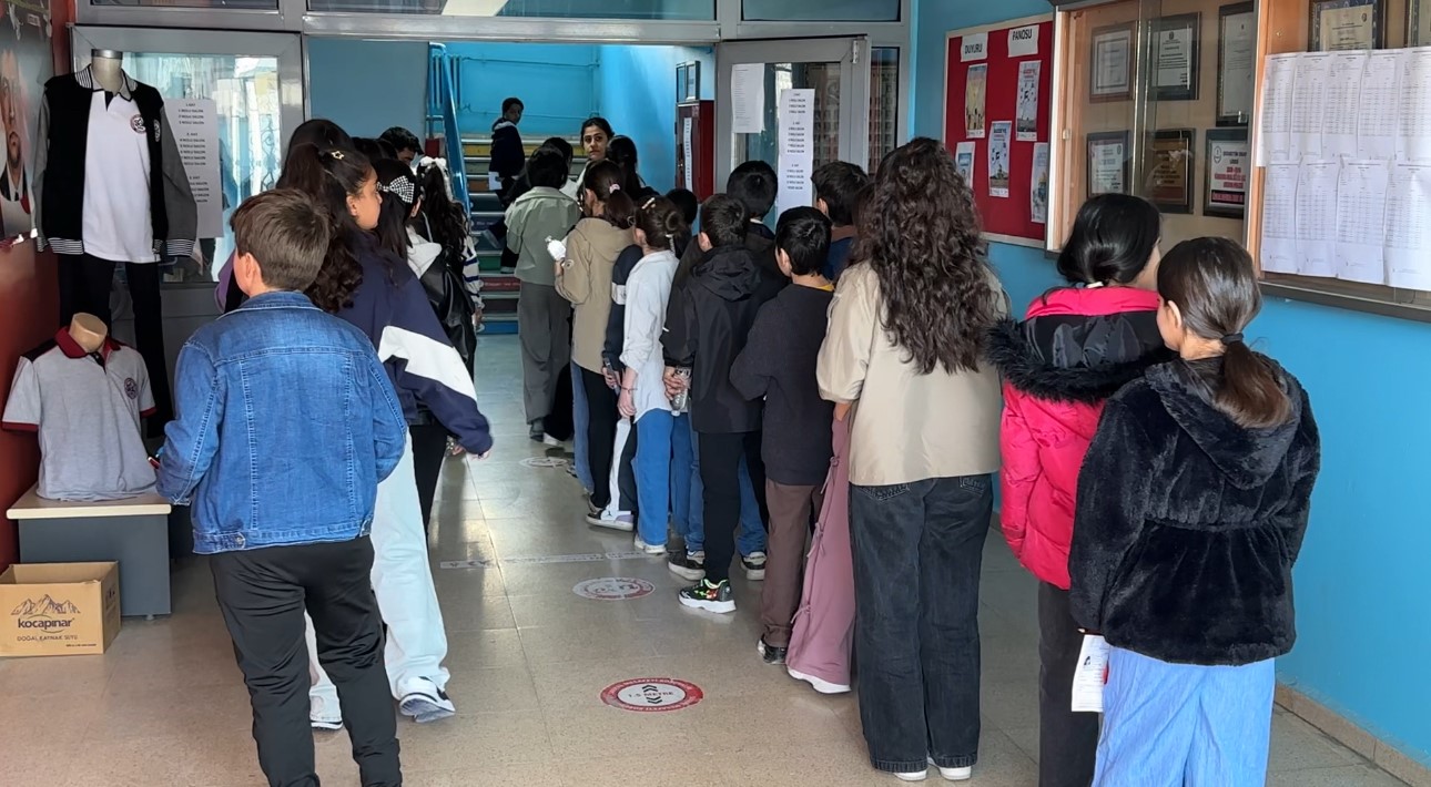 yuksekovada 4 bin 69 ogrenci bursluluk sinavi icin ter dokuyor 1