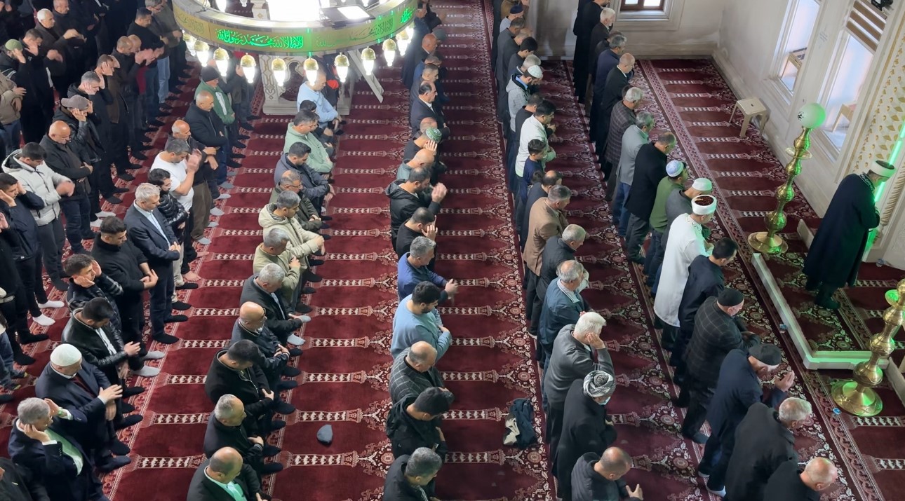 yuksekovada bayram namazinda vatandaslar camileri doldurdu 5 8lqqULpH