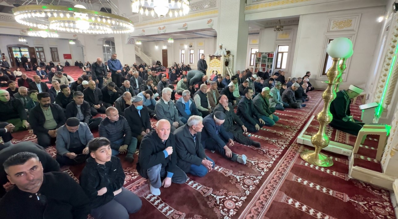 yuksekovada bayram namazinda vatandaslar camileri doldurdu 7 XPKQZnIY