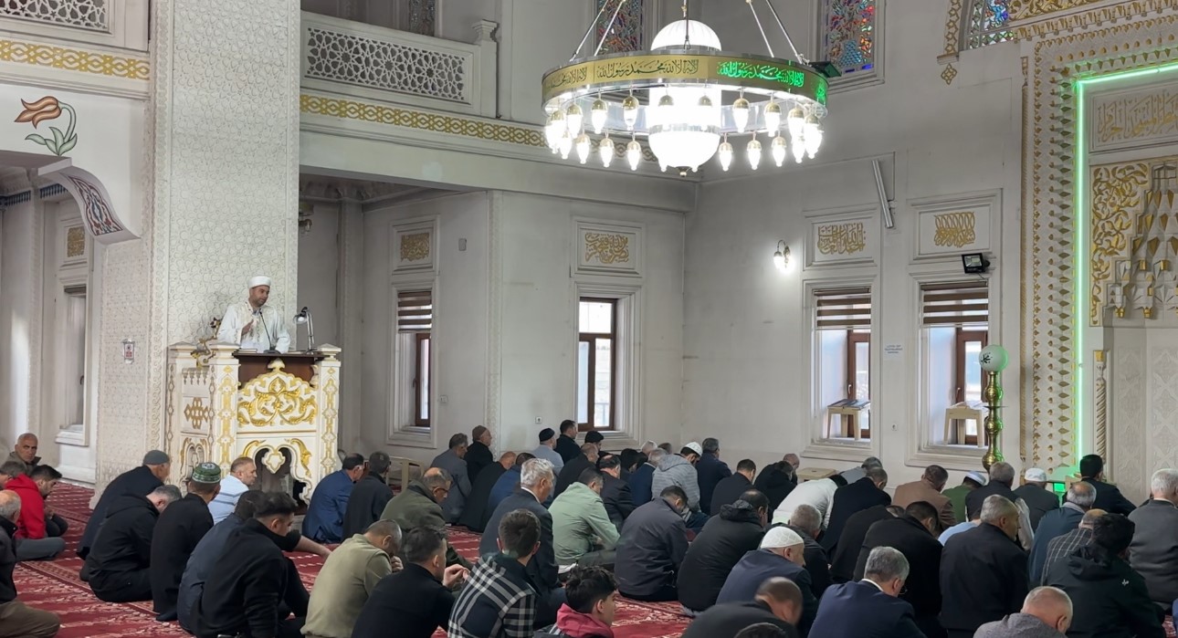 yuksekovada bayram namazinda vatandaslar camileri doldurdu 8 U4DfwN5T