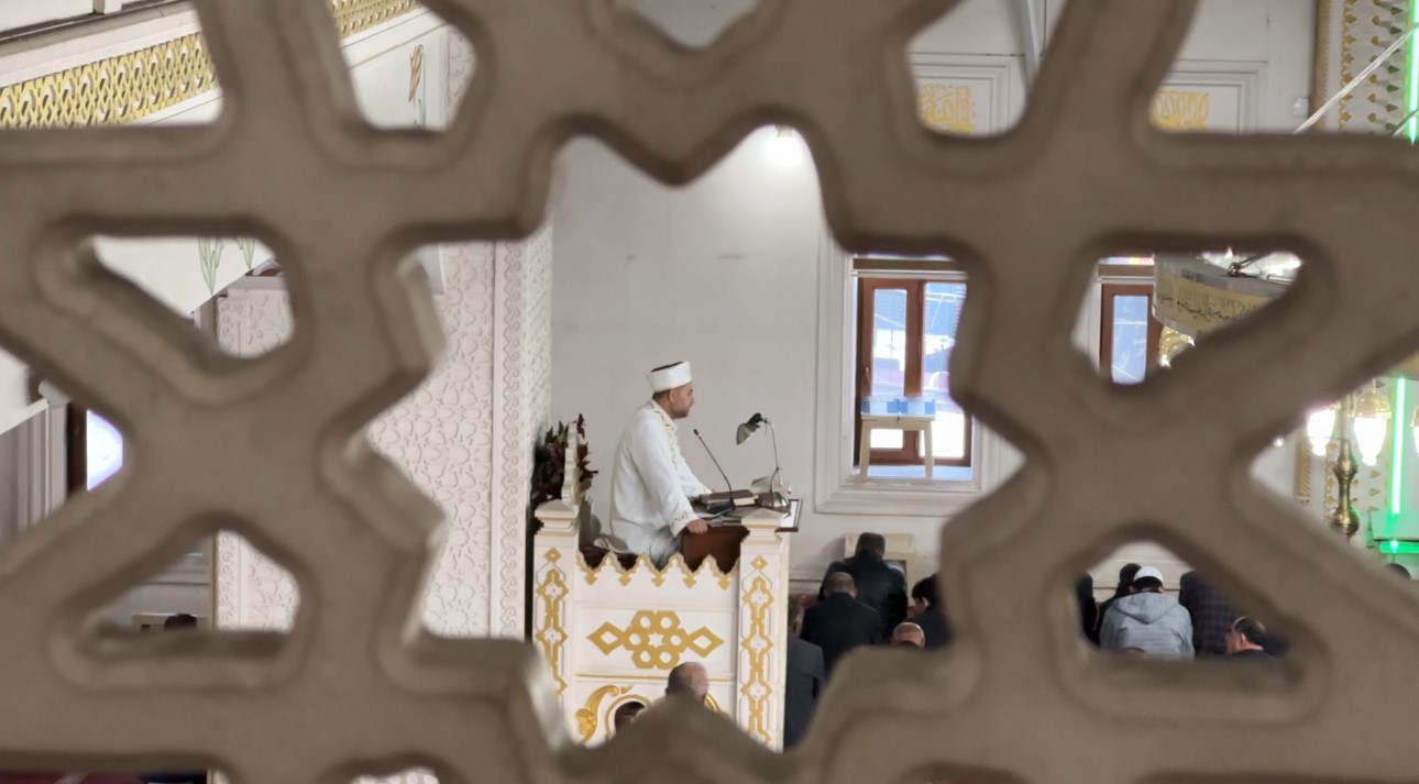 yuksekovada bayram namazinda vatandaslar camileri doldurdu 9 cMz6Ev1r