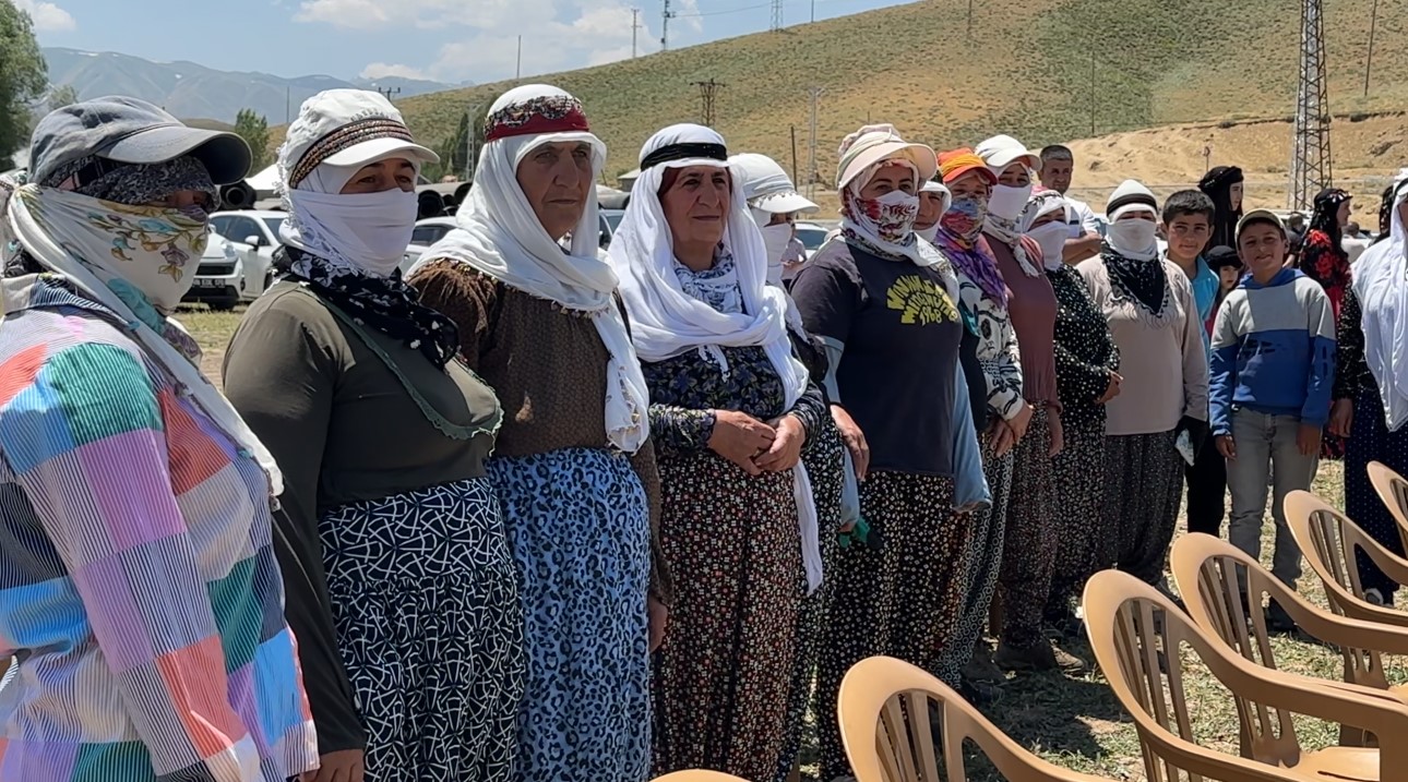 Yüksekova’da berivanlar gölgeliğe kavuştu 7 yuksekovada berivanlar golgelige kavustu 3 kPyORDDj