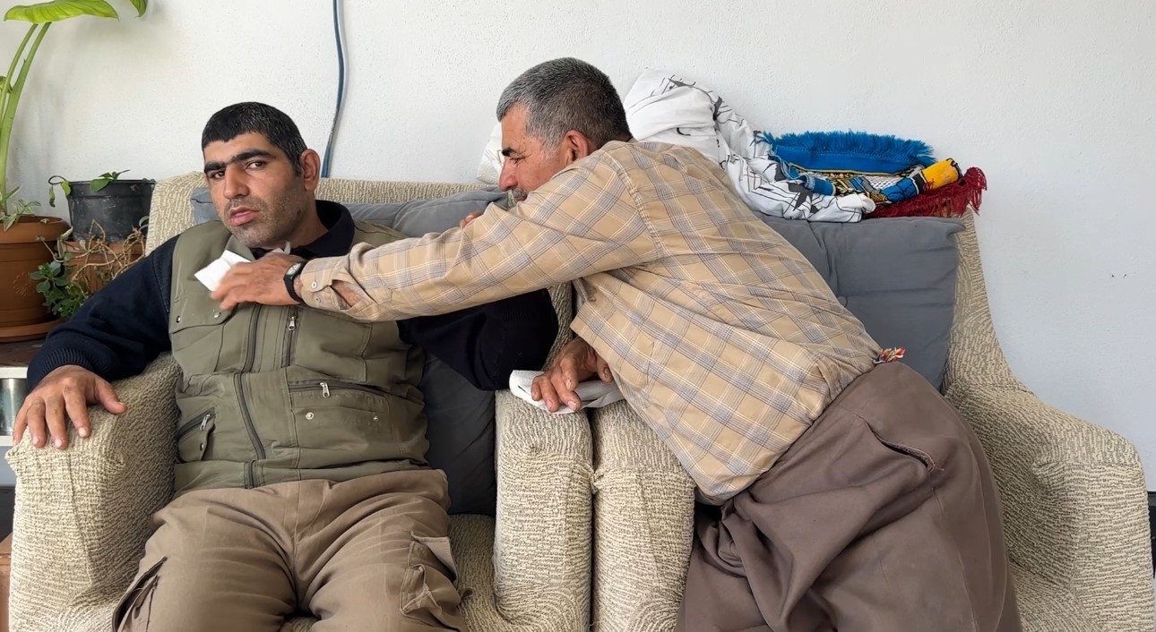 yuksekovada bir annenin omre bedel fedakarligi 38 yildir 4 engelli evladina gozu gibi bakiyor AOwpsMt5